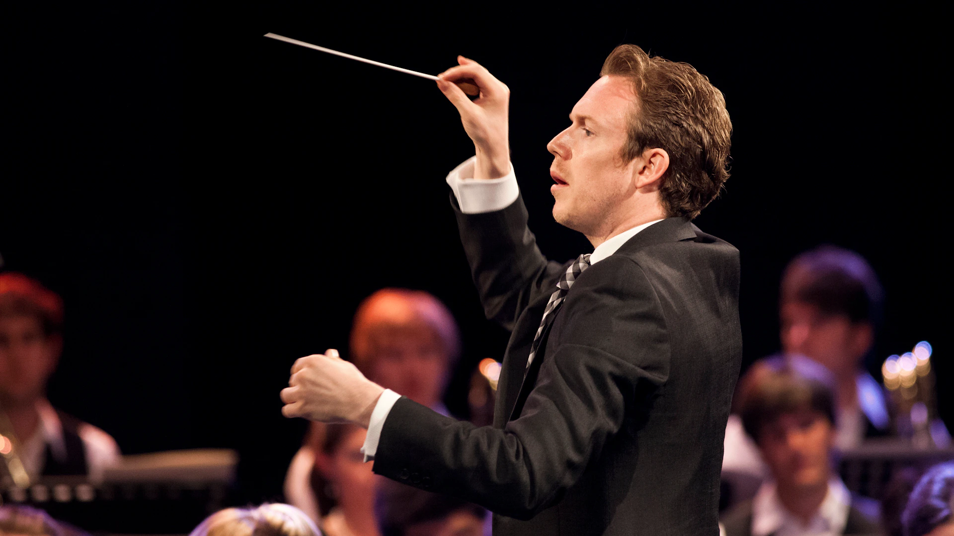 Daniel Harding conducts Schumann and Brahms