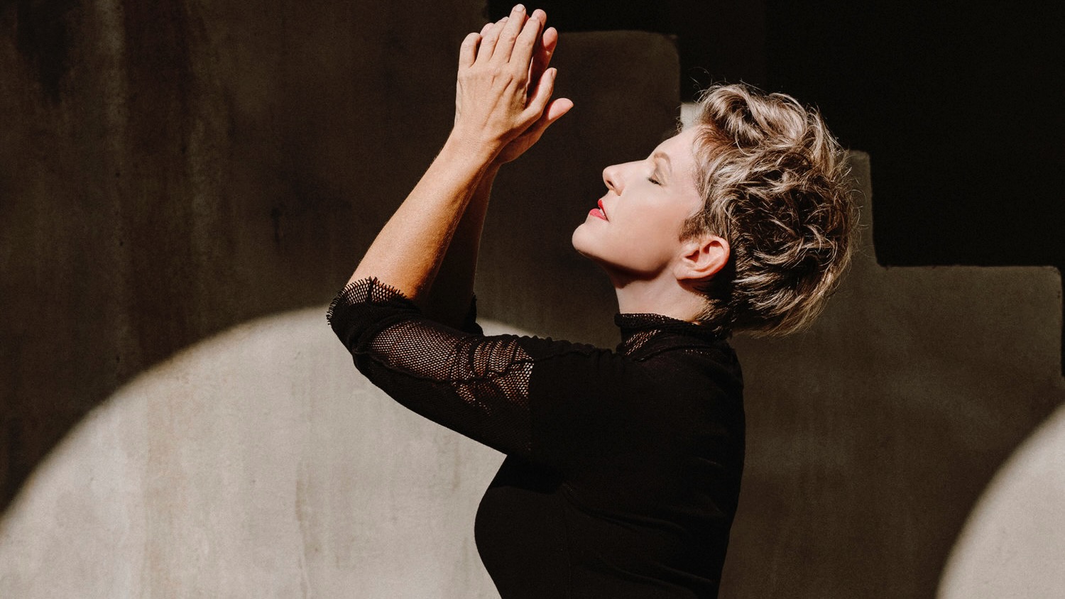 Simon Rattle conducts Dvořák, Stravinsky, Strauss, Bernstein, Shostakovich, and Brahms — With Joyce DiDonato