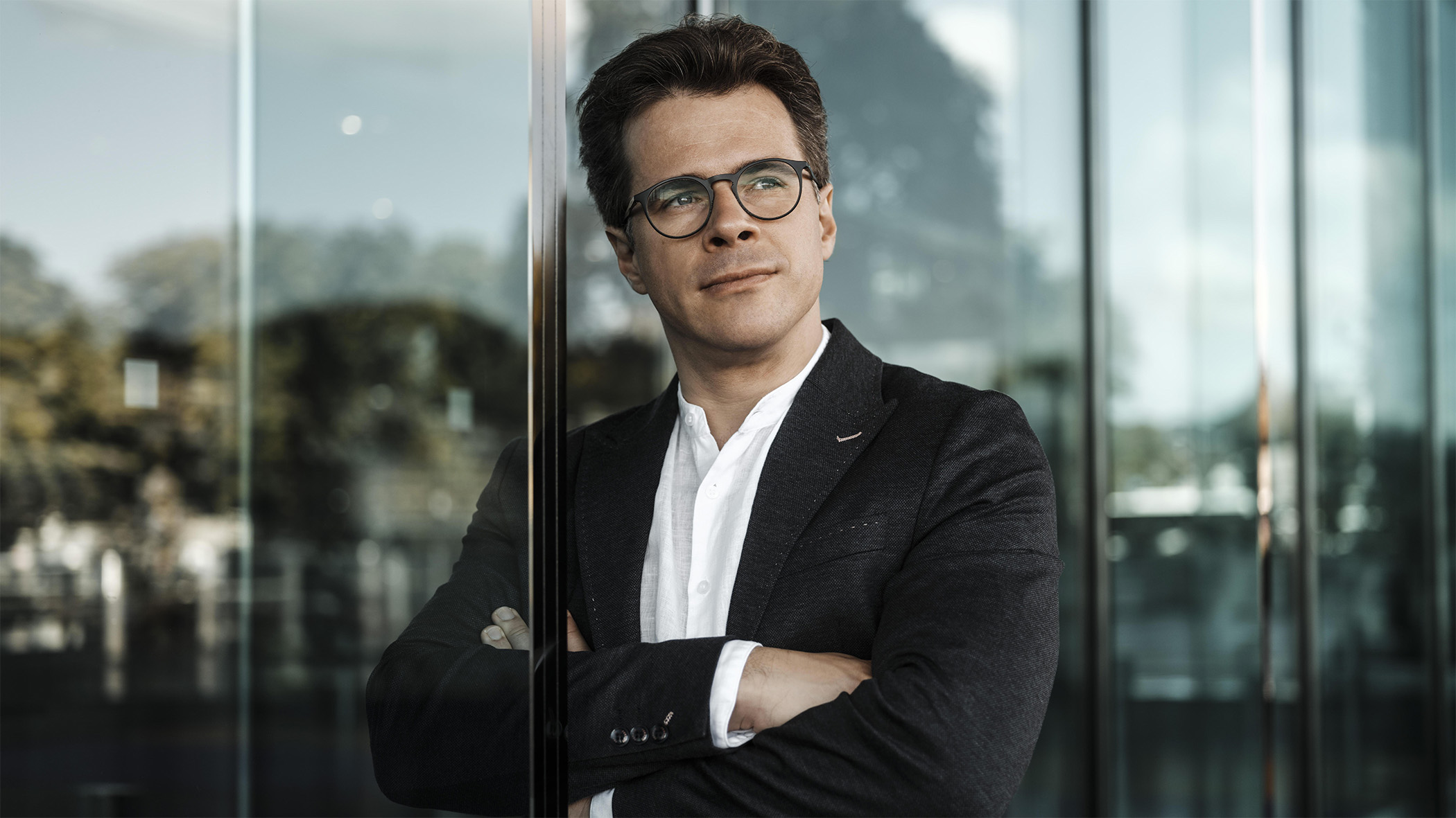 Jakub Hrůša conducts Mahler, Strauss, and Josef Suk — With Corinne Winters