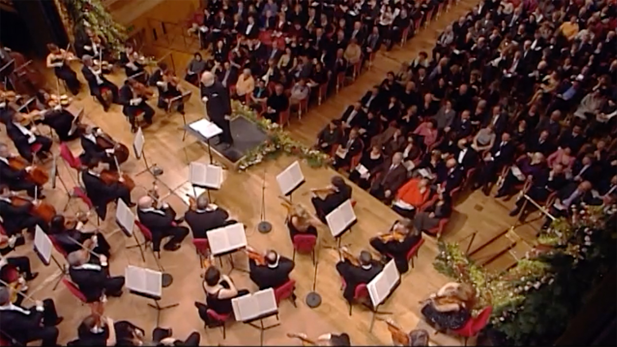 Kurt Masur conducts the 2006 New Year's Concert at the Teatro La Fenice in  Venice