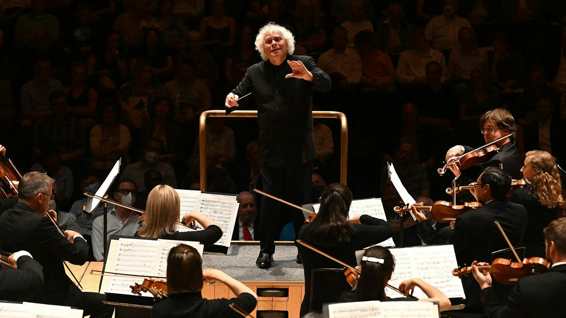Sir Simon Rattle conducts Brahms and Shostakovich — With Isabelle Faust