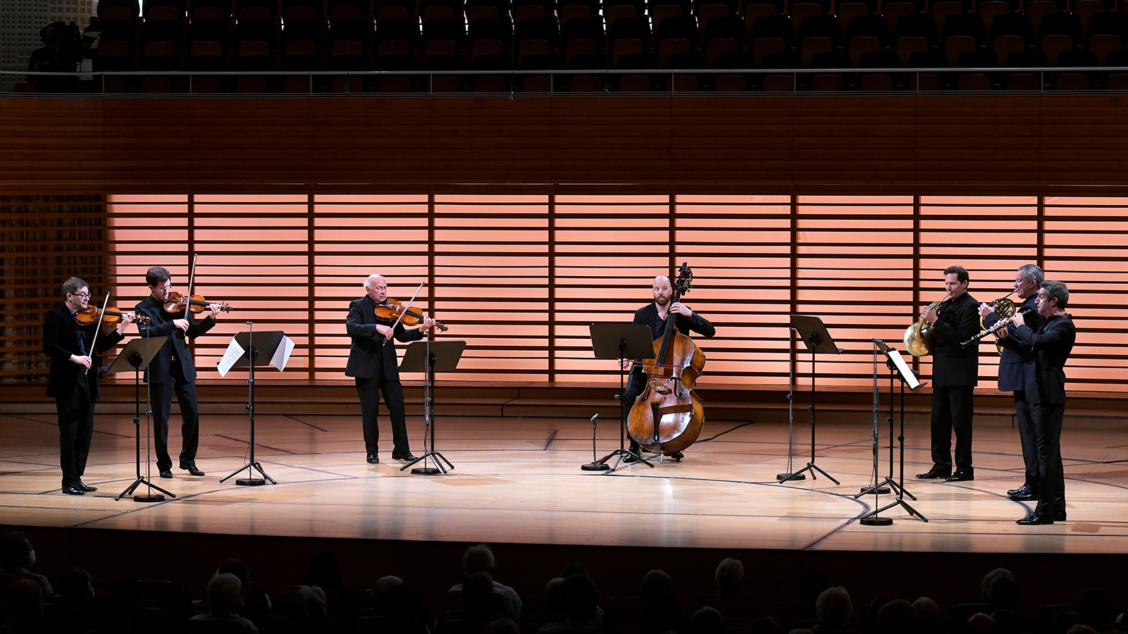 Soloists of the Lucerne Festival Orchestra perform septets by Mozart ...